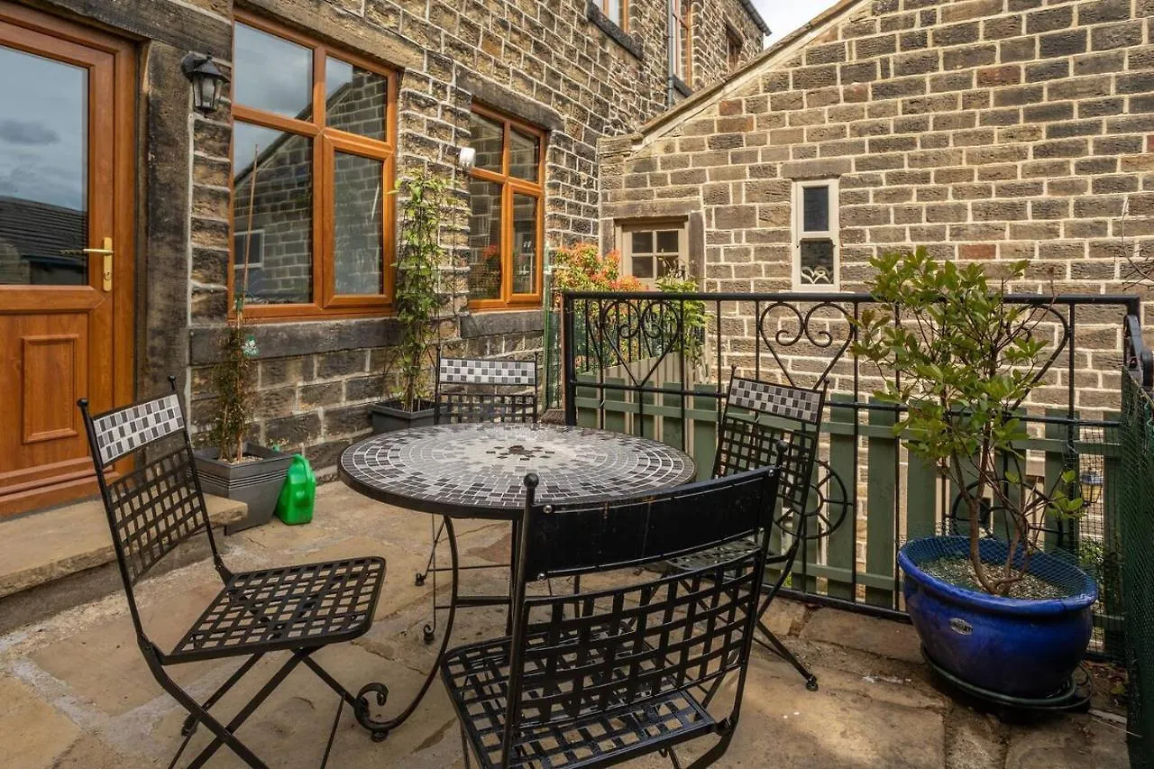 Delightful 2 Bed Flat In Old Mill-Private Garden Appartement Keighley Verenigd Koninkrijk