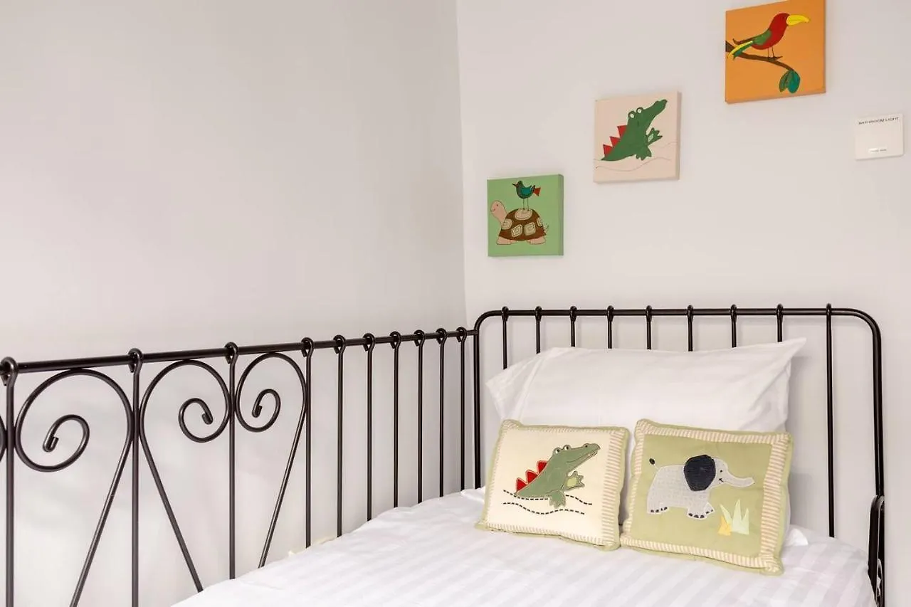 Delightful 2 Bed Flat In Old Mill-Private Garden Appartement Keighley